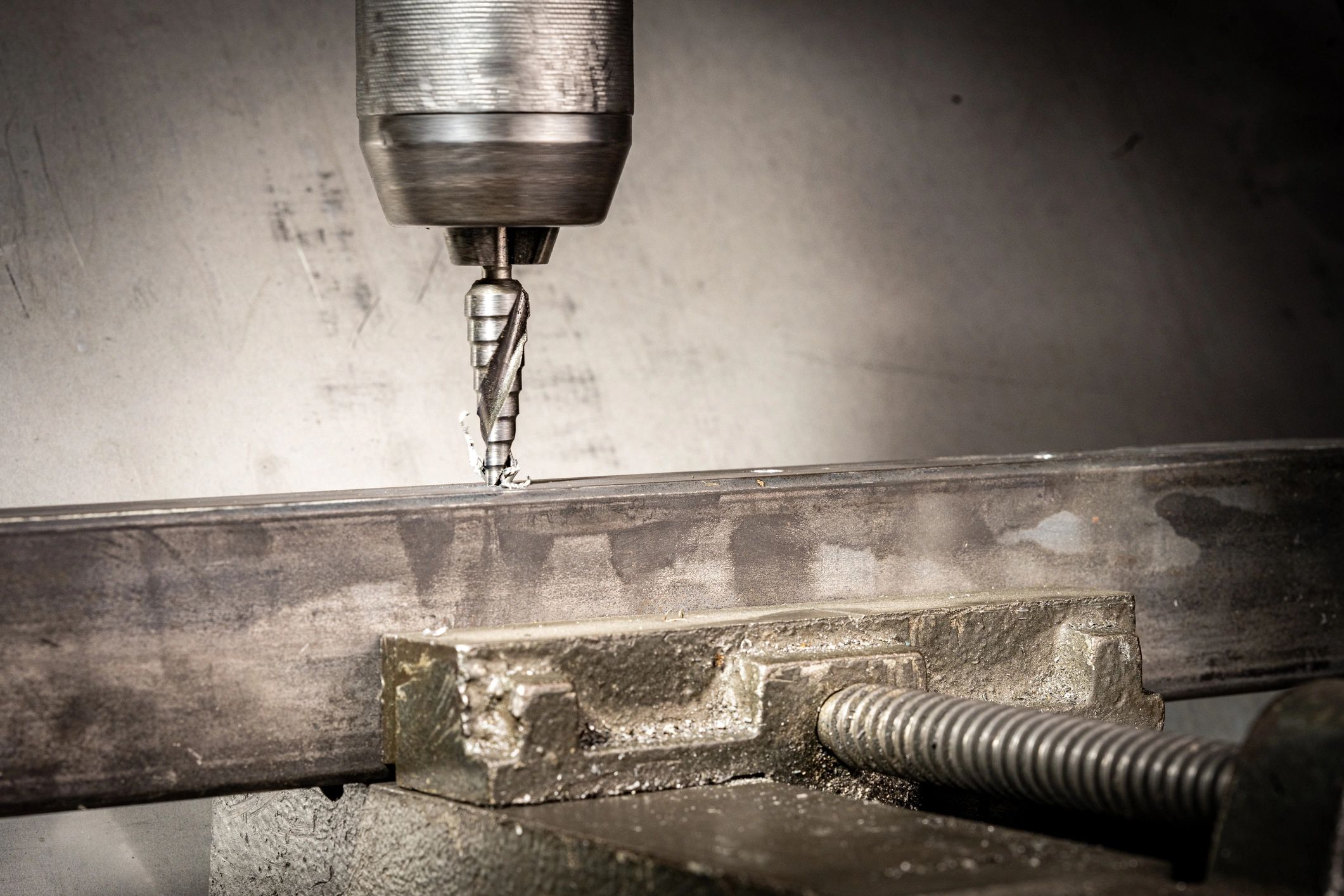 Fraiseuse CNC moderne en atelier (gros plan, sans personnes)